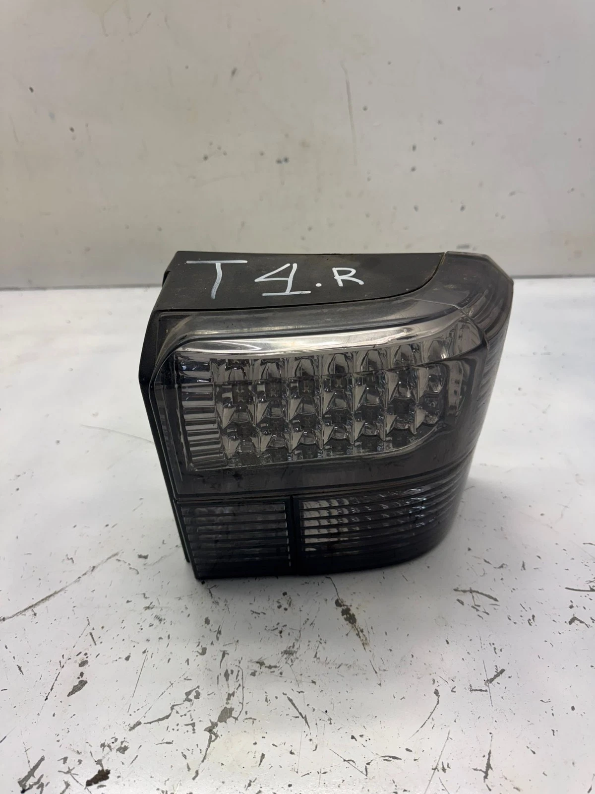 Original VW T 4 Rückleuchte Rücklicht hinten rechts 701945257 084411919