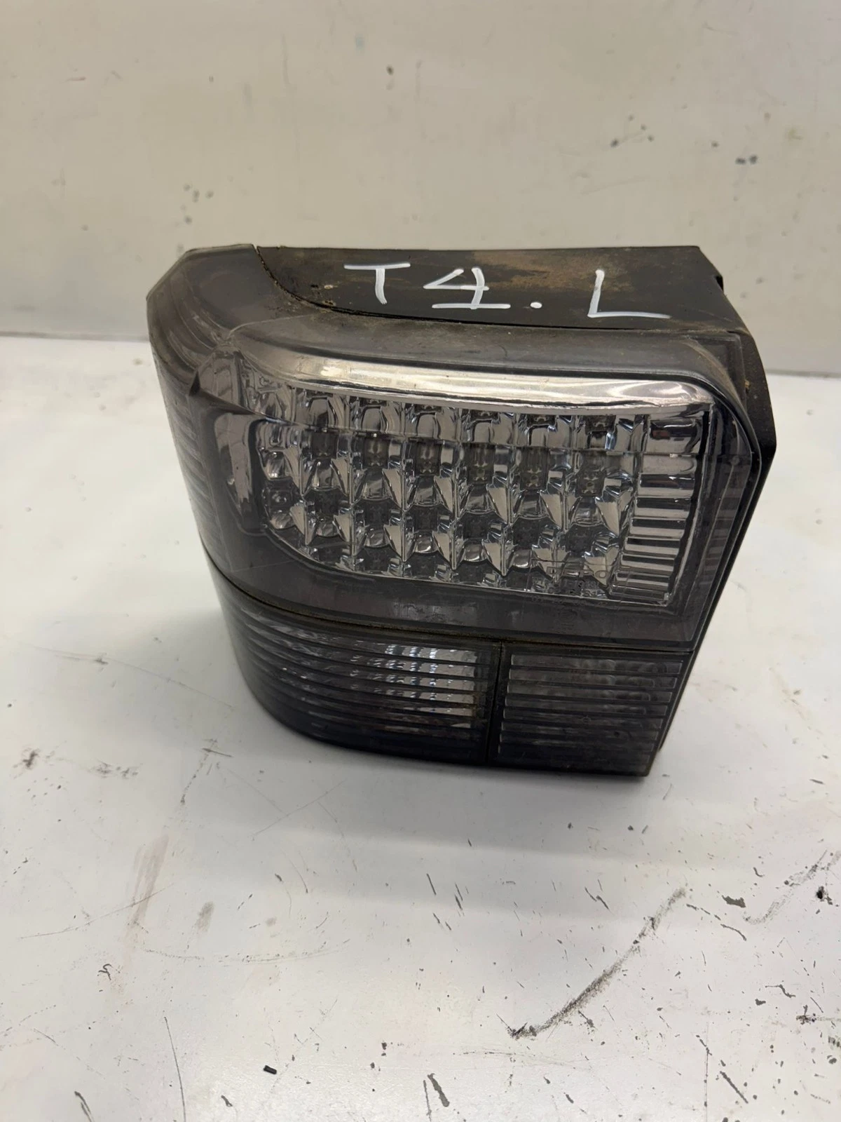 Original VW T 4 Rückleuchte Rücklicht hinten links 701945257 084411919