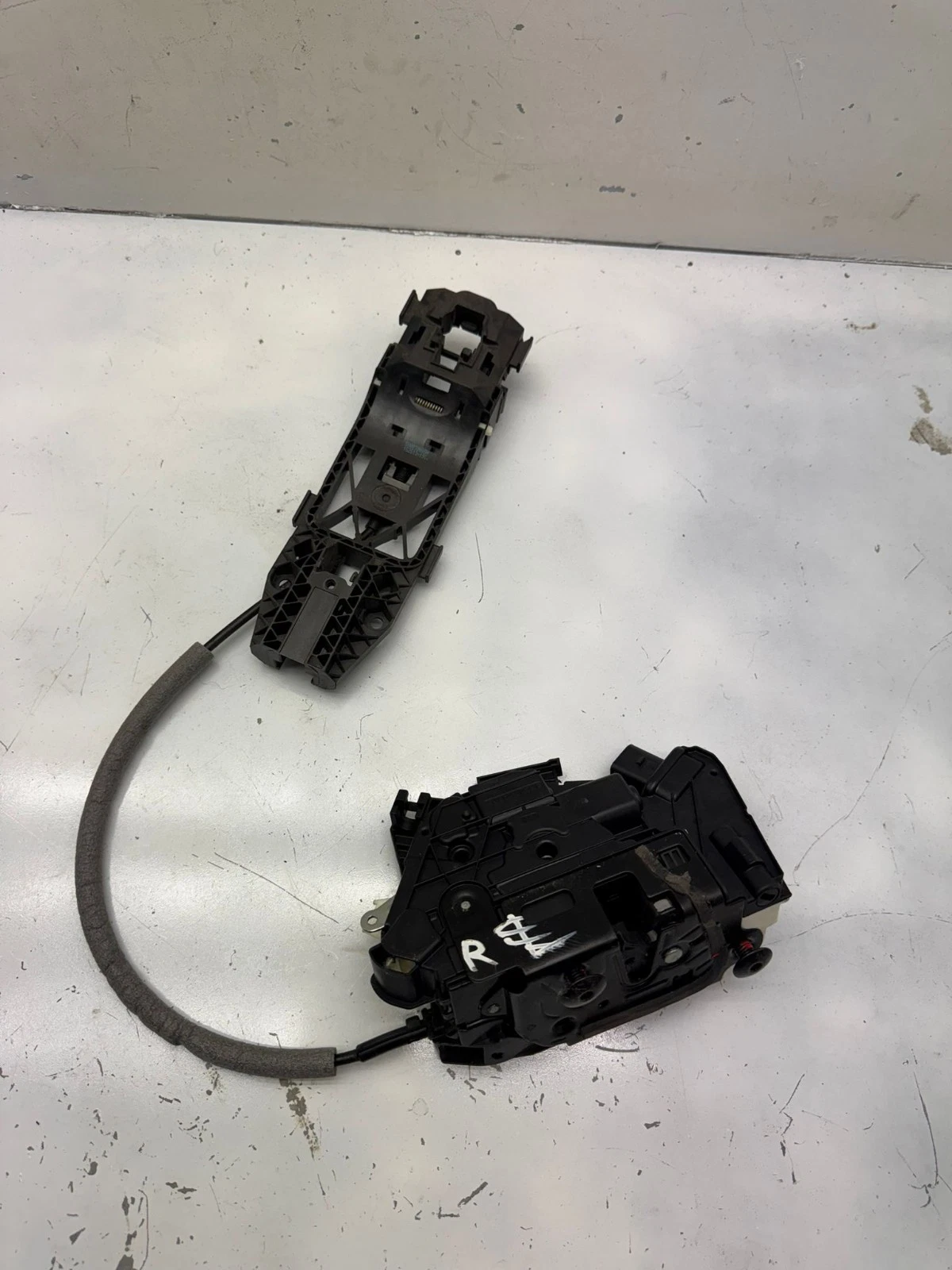 Original VW Tiguan 5N2 Stellmotor Türschloss vorne rechts 5N1837016E 5N0839865H