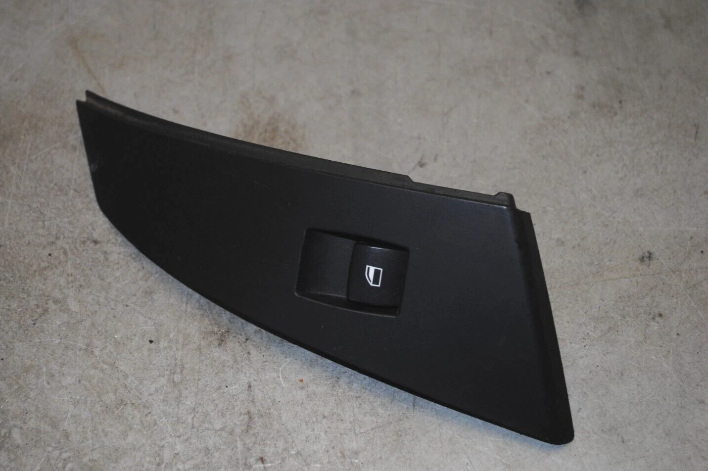 Schalter Fensterheber hinten links 5er BMW E60/61 (BJ 2005) 6951966