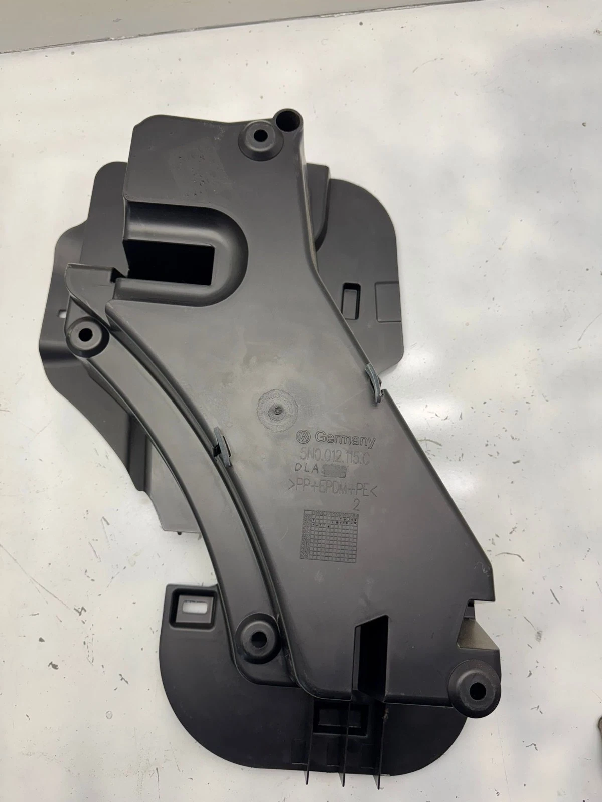 Original VW Tiguan 5N2 Bordwerkzeug Ablagekasten 5N0012115C