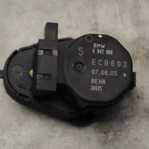 Steuerklappe Luftversorgung Stellmotor Heizung 5er BMW E60/61 (BJ 2005) 6942988
