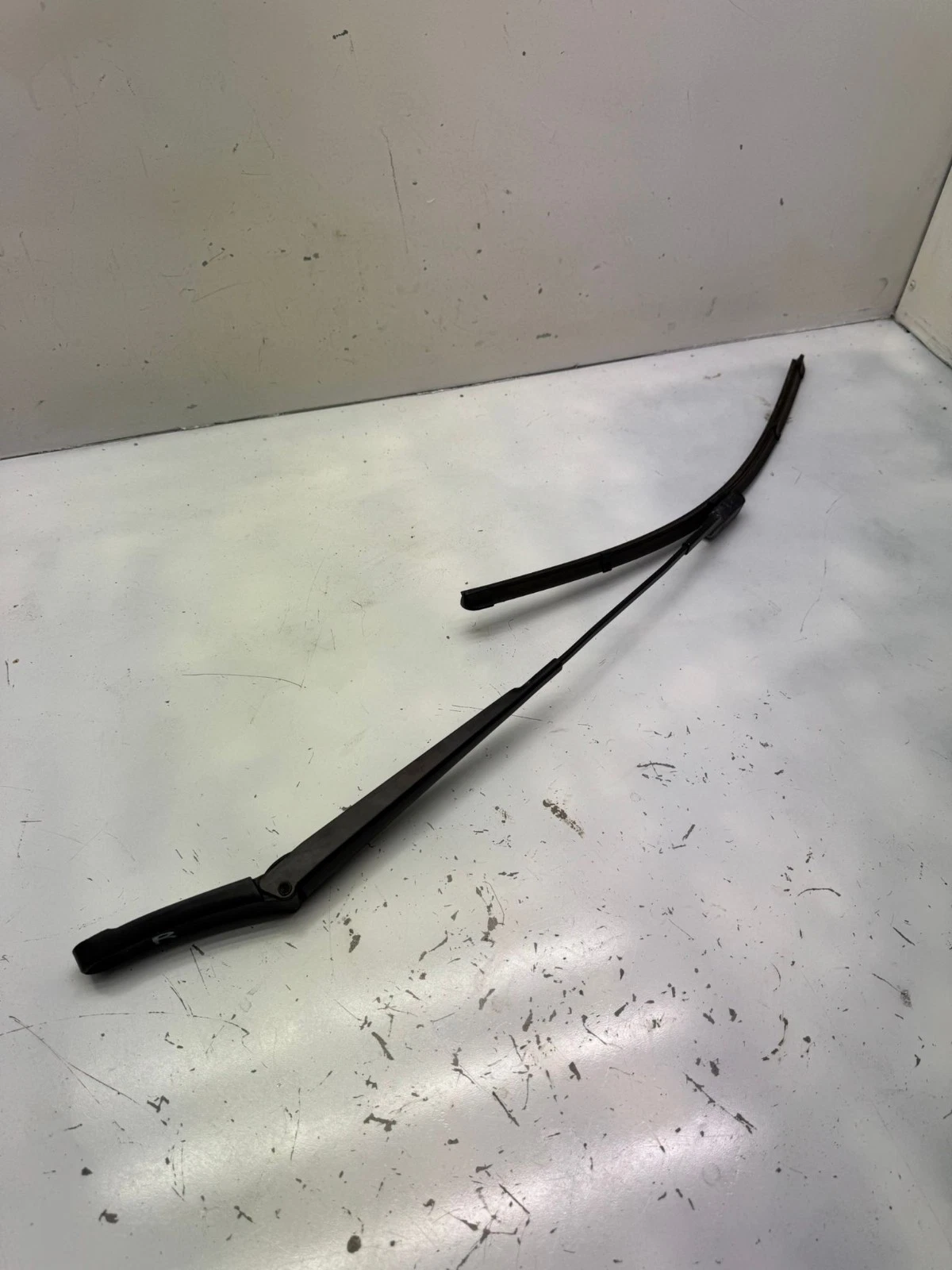 Original VW Tiguan 5N2 Wischerarm vorne rechts 5N1955410 178205