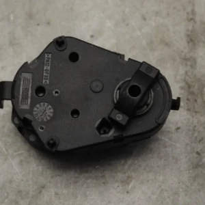 Steuerklappe Luftversorgung Stellmotor Heizung 5er BMW E60/61 (BJ 2005) 6942990