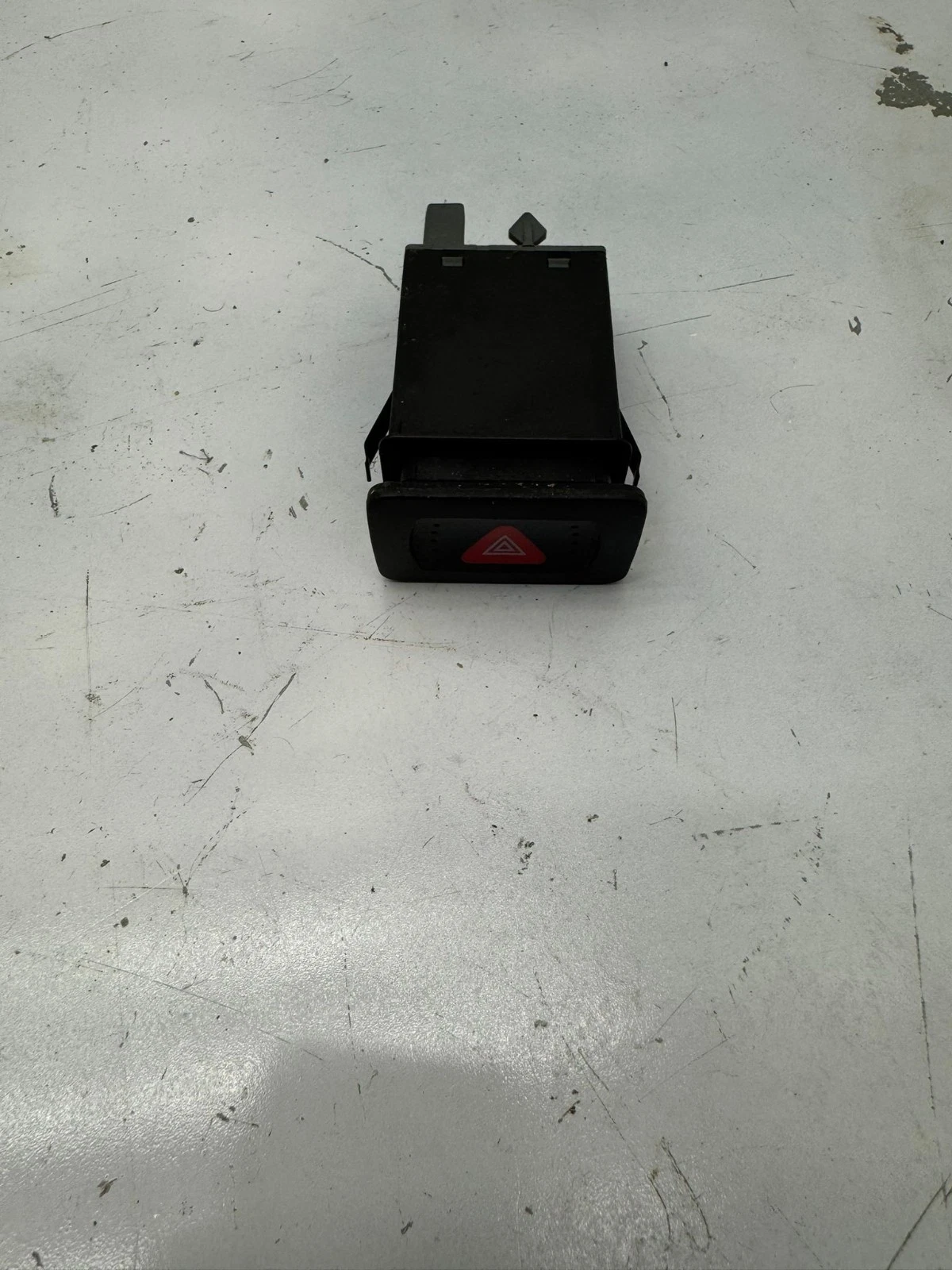 Original VW Golf 5 Warnblinklichtschalter Warnblinker 1J0953235J