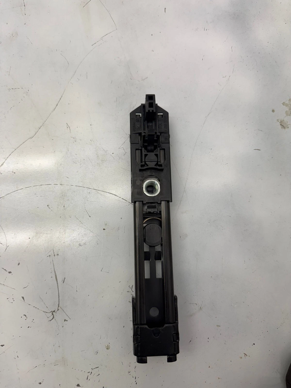 Orig. VW Golf 5 Gurtverstellung Gurthöhensteller links 502007010176 5010550001