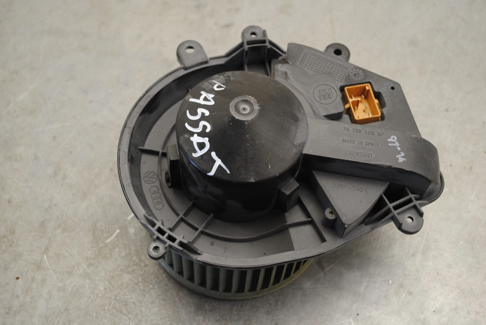 Heizgebläse VW Passat 3B B5 Herstellernr.: 740221233F 8D1820021