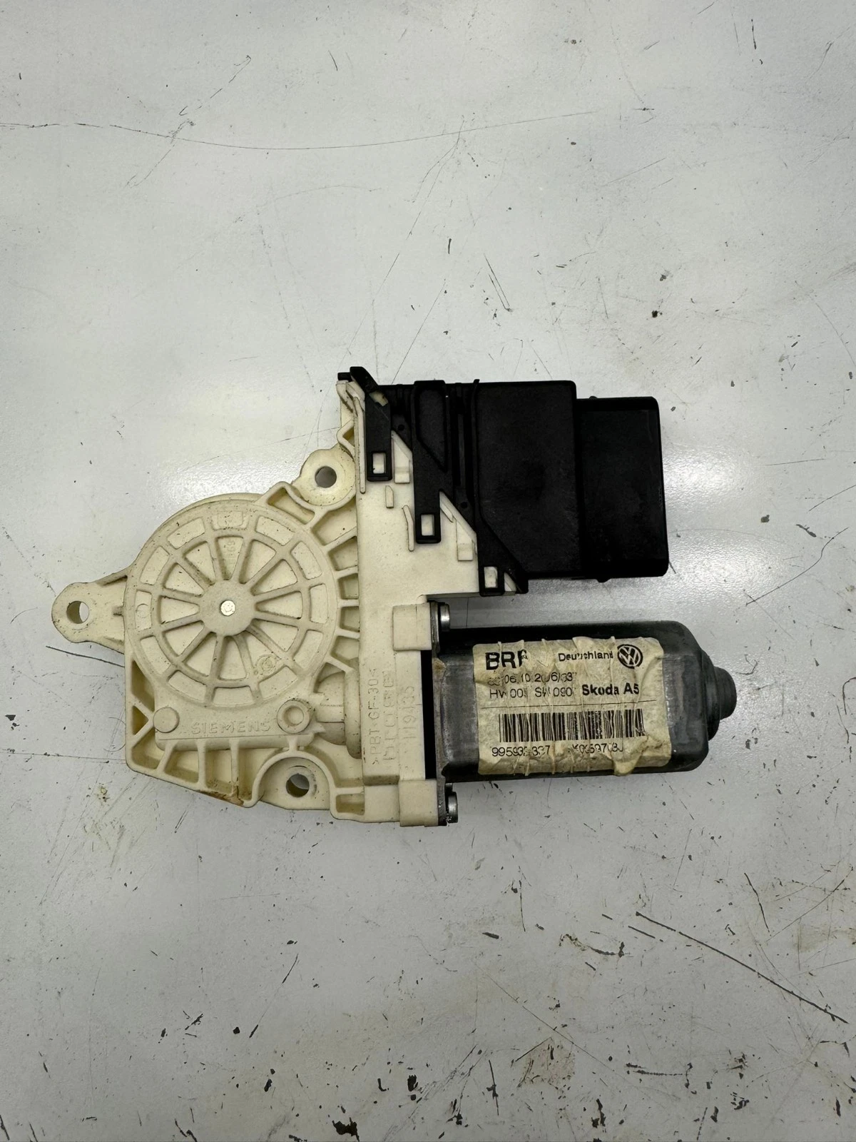 Orig. Skoda Octavia II 1Z VW Golf 5 Fensterhebermotor hinten rechts 1K0959795E
