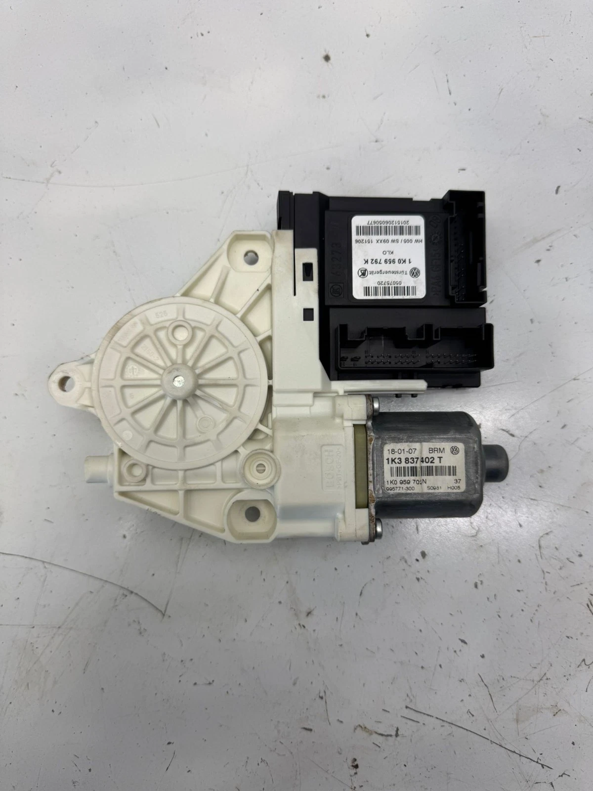 Org. VW Golf 5 2/3 Türer el. Fensterhebermotor vorne links 1K3837402T 1K0959792K