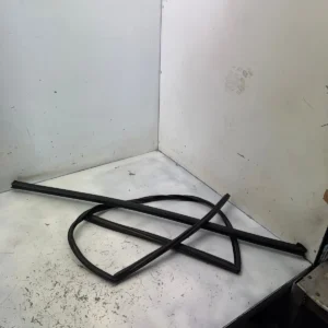 Original Ford Fiesta 2011 vorne links Türdichtung 3 Türer