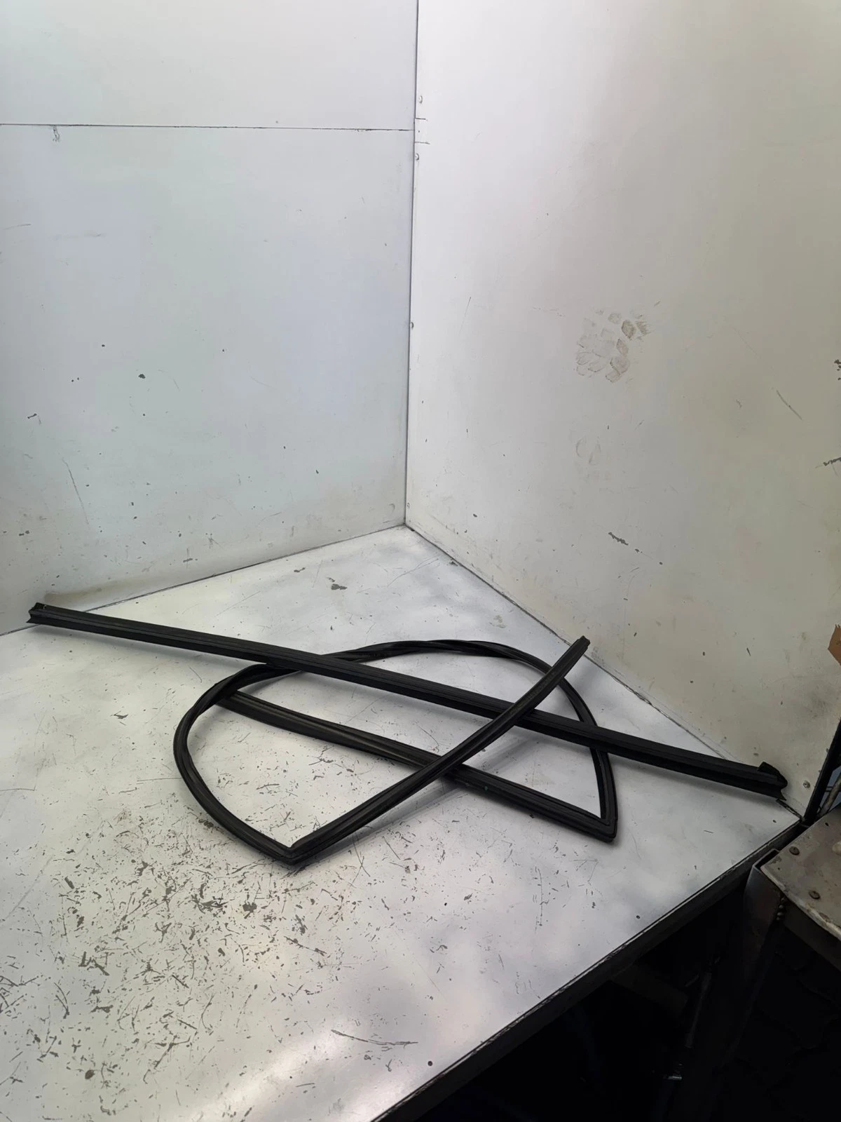 Original Ford Fiesta 2011 vorne links Türdichtung 3 Türer
