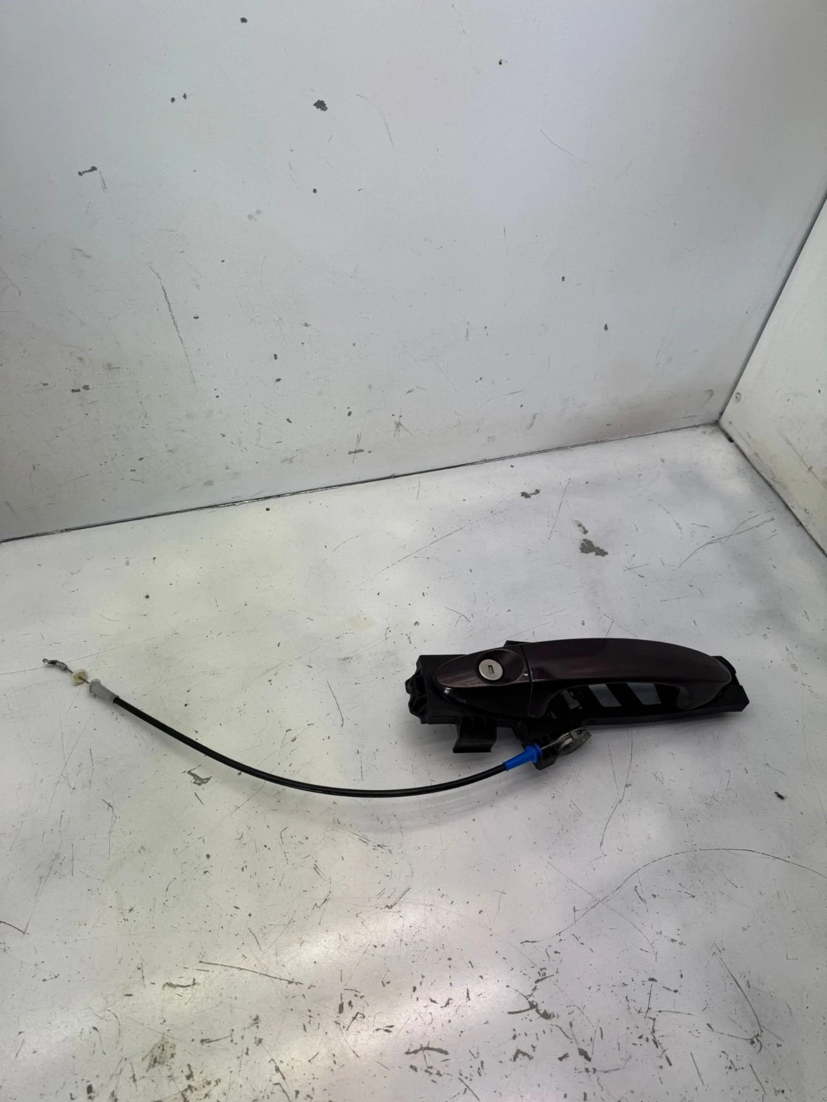 Original Ford Fiesta 2011 vorne links Lila Türgriff 8A61A224A32 8A61A224A32AG