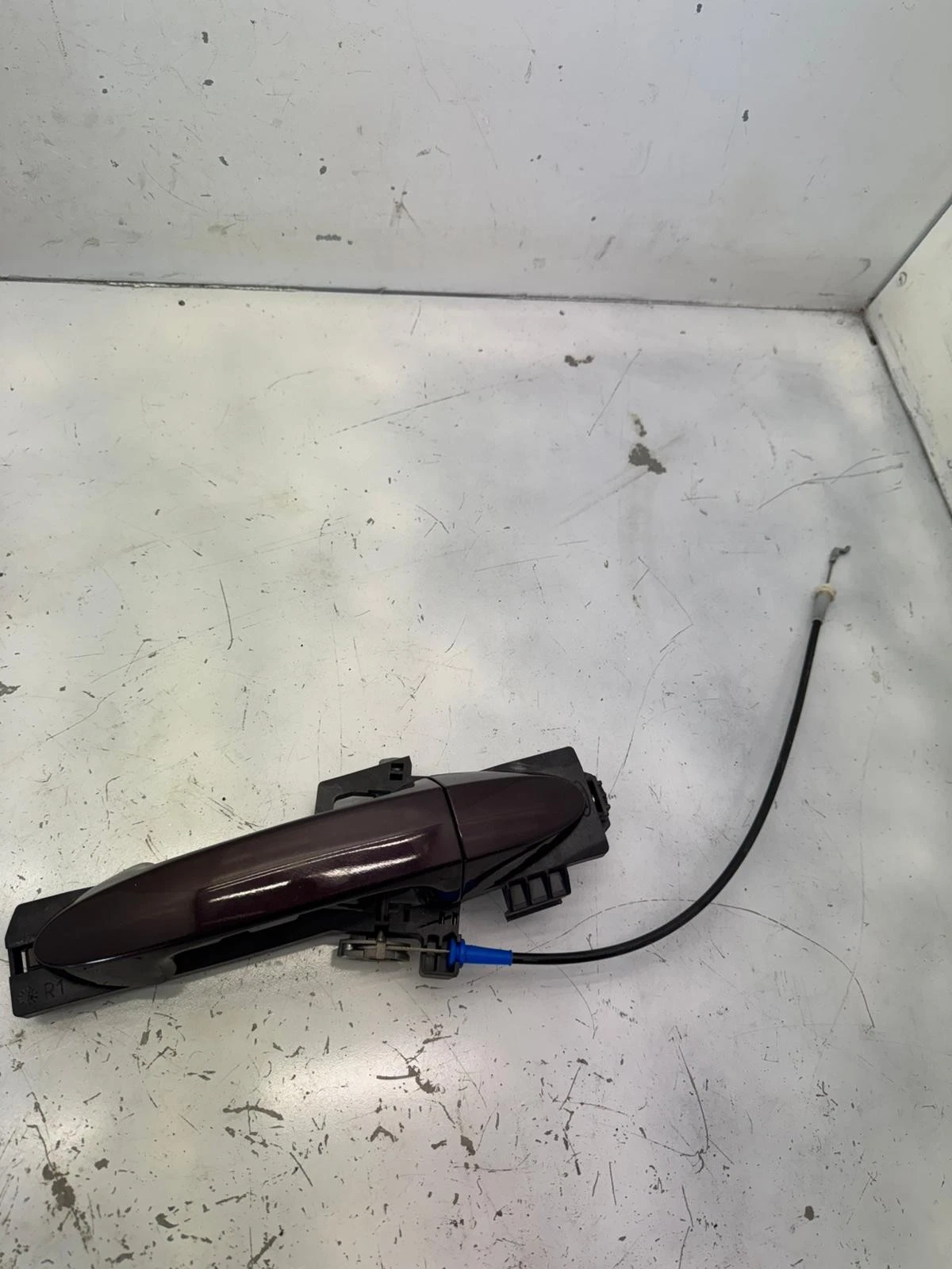 Original Ford Fiesta 2011 vorne rechts Türgriff Türöffner außen lila 8A61A224A36