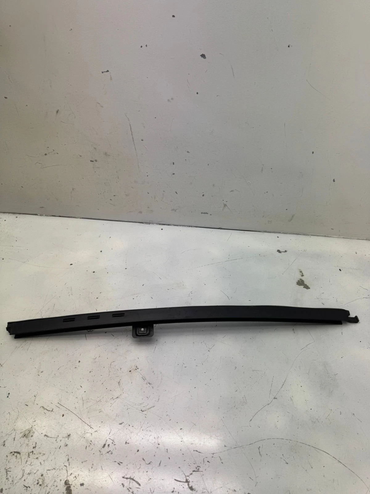 Original Opel Corsa E 2017 hinten links Fensterführung Schiene 13250352