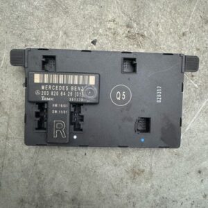Mercedes C Klasse W203 Türsteuergerät Steuergerät vorne rechts 203820642601