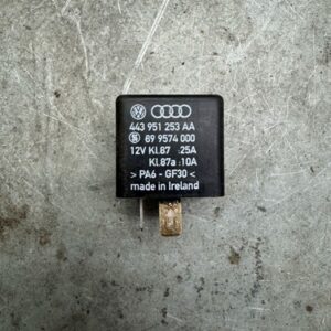 VW Audi Seat Relais Pumpe Arbeiskontrollrelais 443951253AA