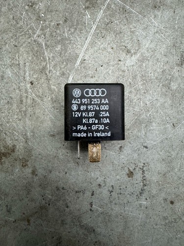 VW Audi Seat Relais Pumpe Arbeiskontrollrelais 443951253AA