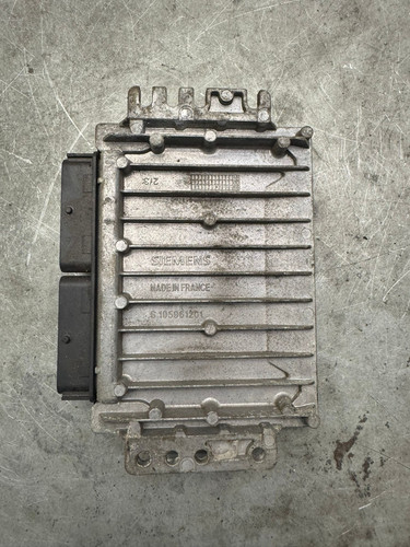 Original Renault Clio II Motorsteuergerät Steuergerät S110030104E 7700115207
