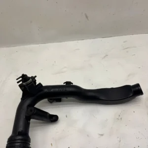 Original VW Passat 3B Audi A4 8E Ladeluftschlauch Ansaugrohr 8D0145840