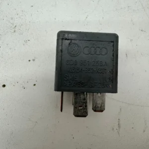 Original VW Audi Skoda Porsche Arbeitsstrom Relais 8D0951253A