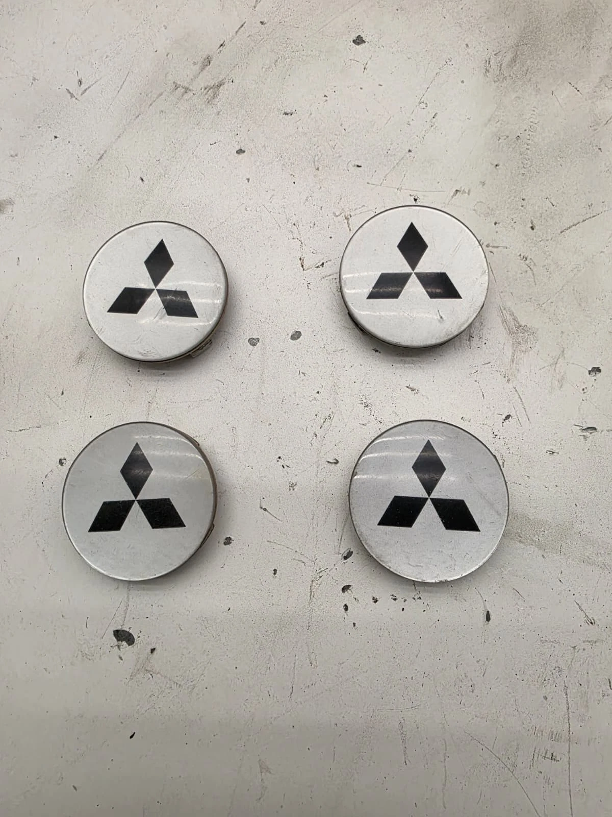 Original Mitsubishi Radzierkappen Felgendeckel 4 Stück 6N0071214