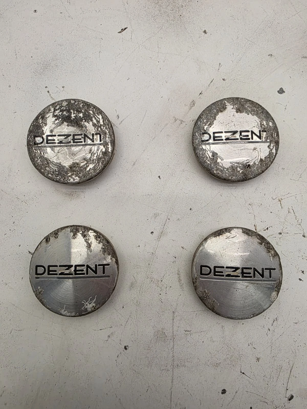 Original Dezent Radzierkappen Felgendeckel Nabendeckel 4 Stück ZA1320