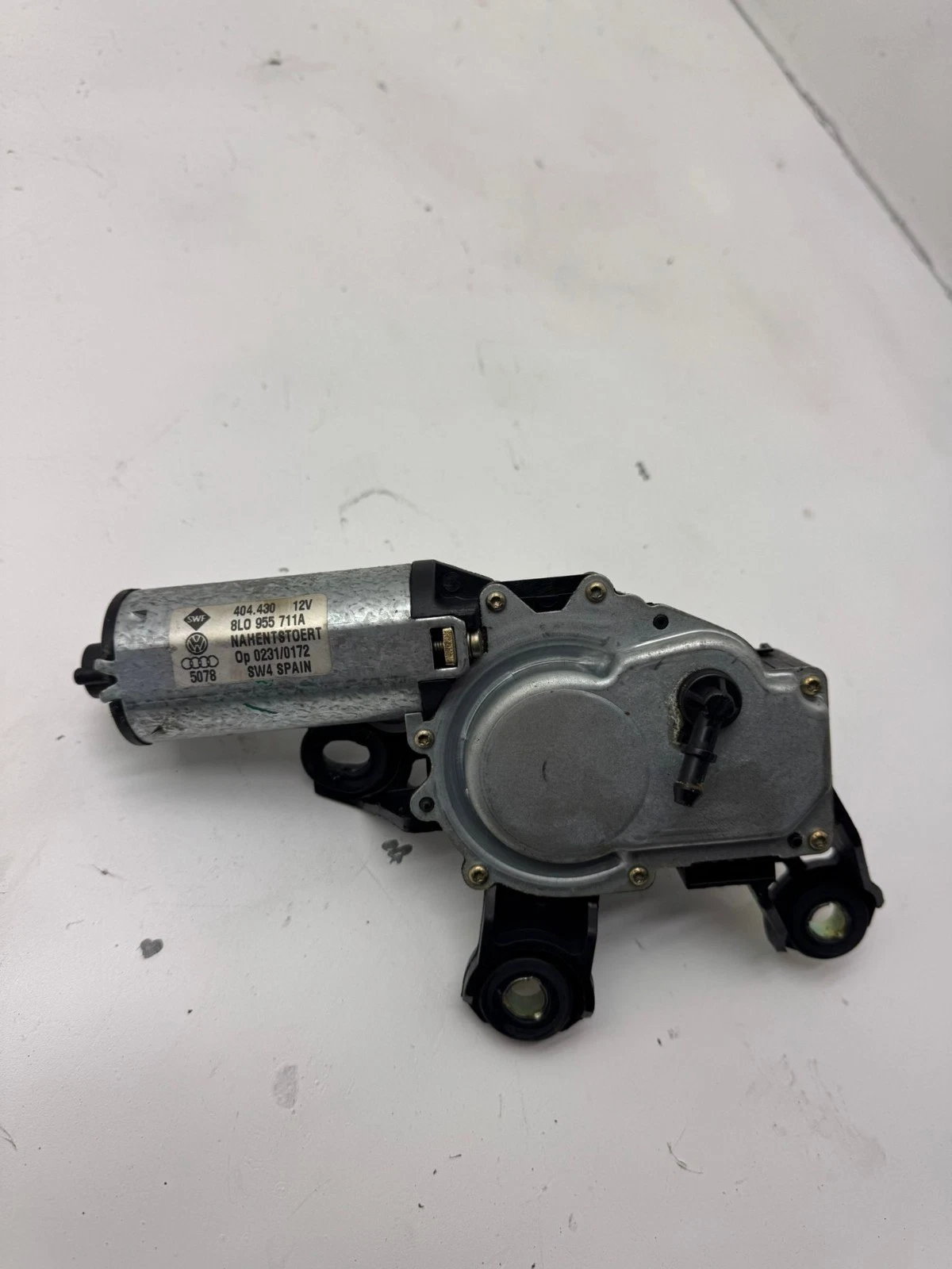 Original Audi A3 8L A4 A6 Heckscheibenwischer Motor hinten 8L0955711A