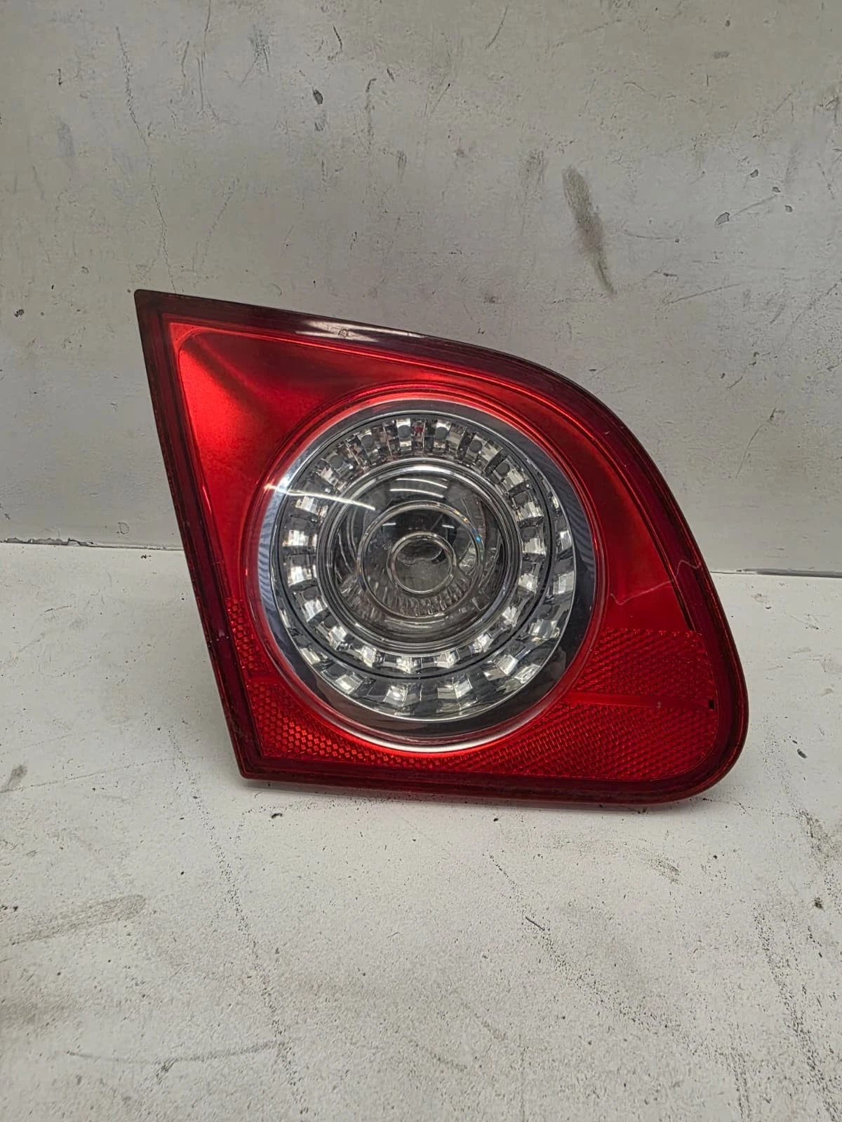 Original VW Passat 3C B6 Bremsleuchte Rücklicht hinten innen links 3C5945093F