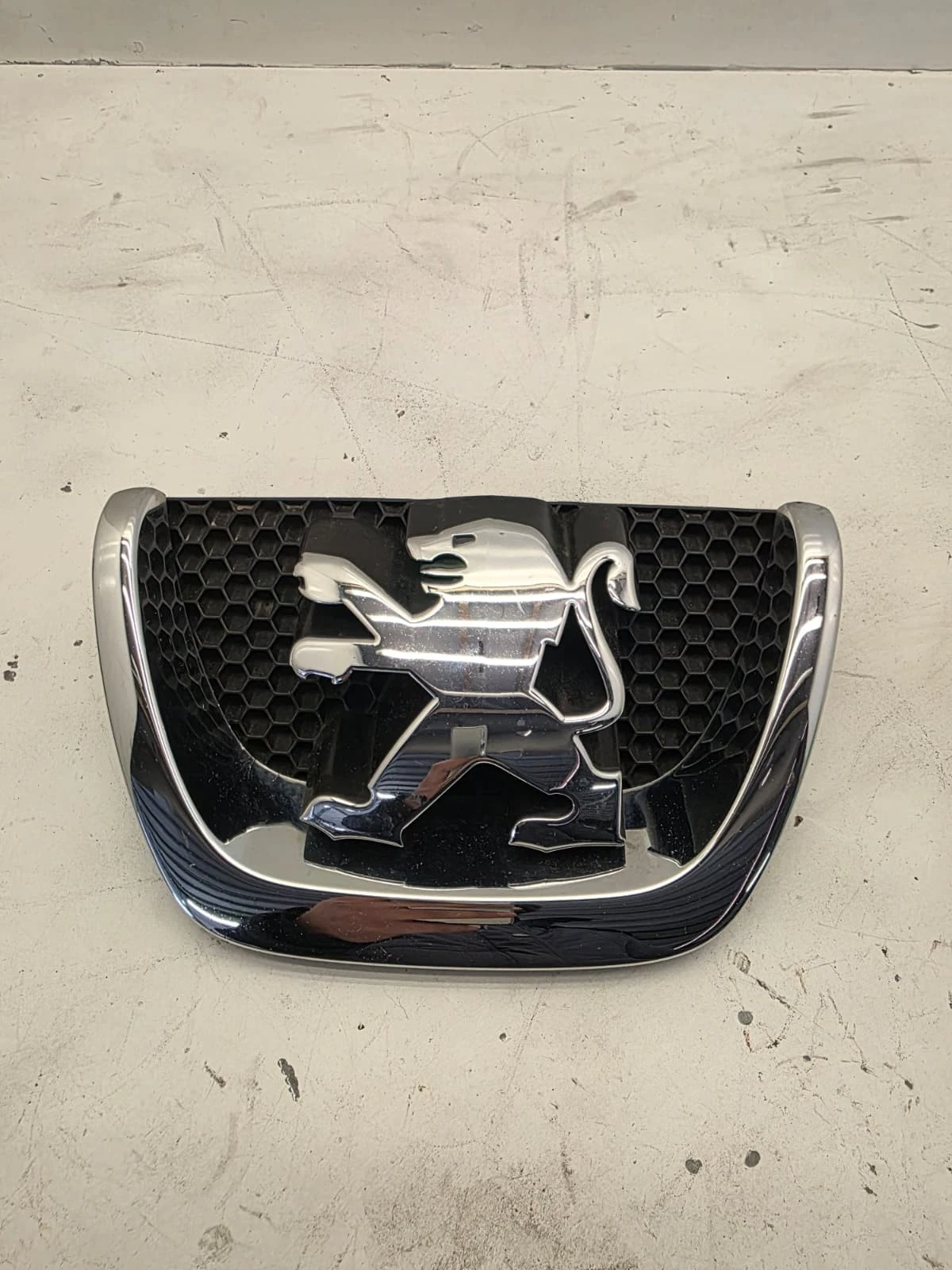 Original Peugeot 207 Emblem Frontemblem vorne 96496704VD