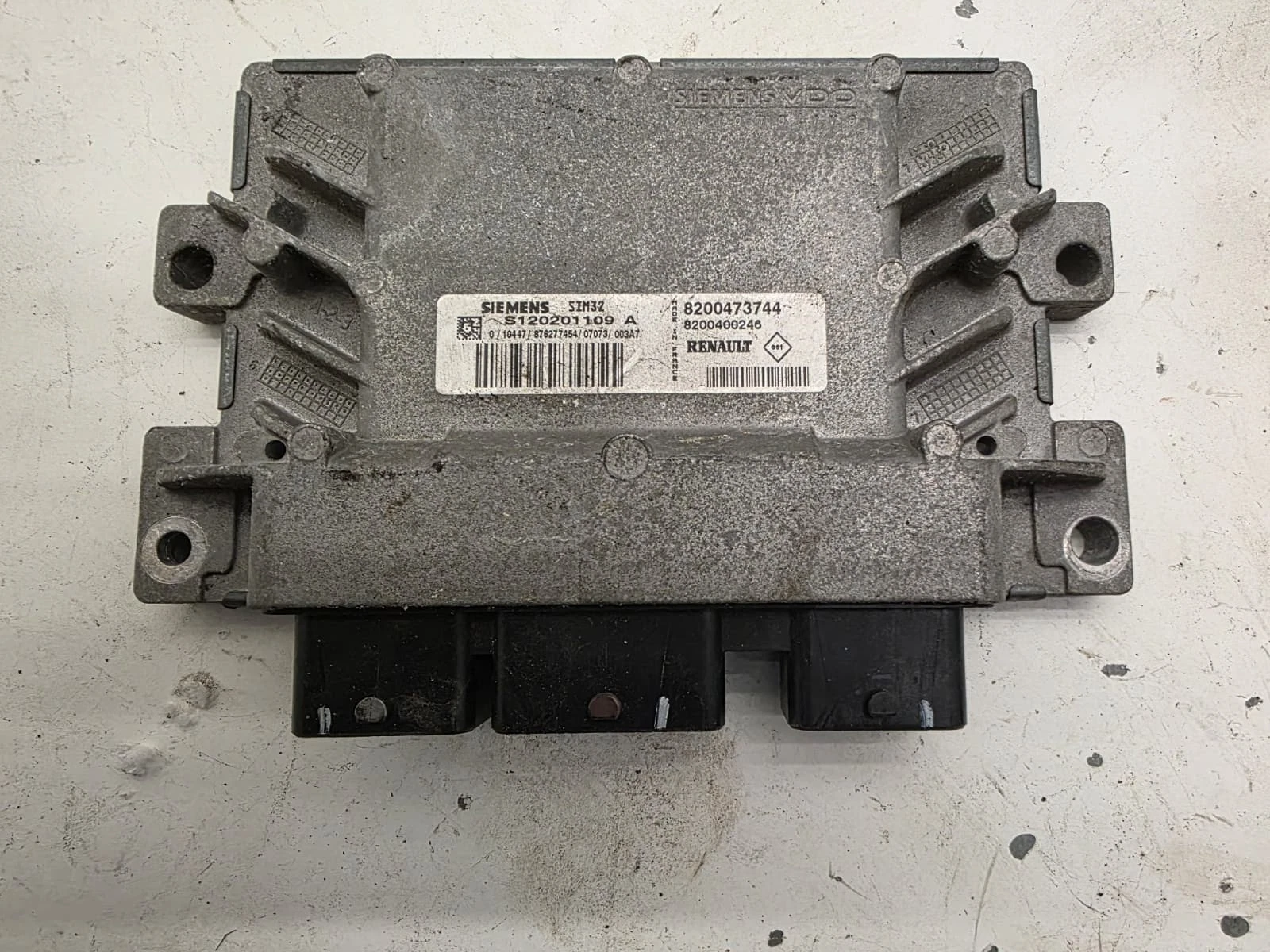 Original Renault Clio II Motorsteuergerät Steuergerät S120201109A 8200473744
