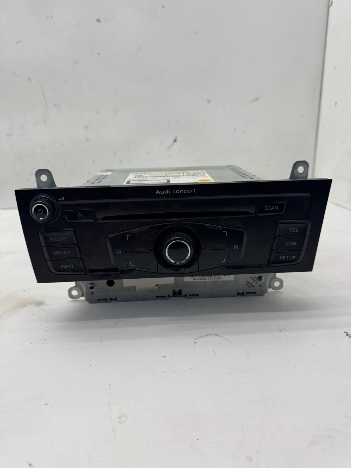 Original Audi A4 B8 A5 8T Radi DVD Player ohne Code mit CD 8T2035186P