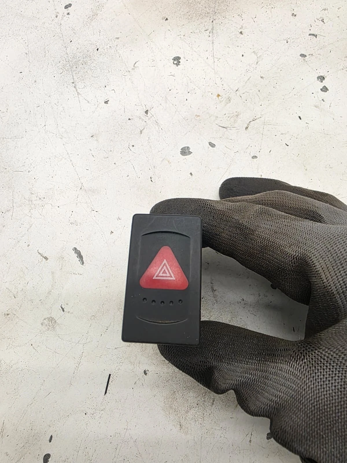 Original VW Passat 3B 3BG Warnblinklicht Schalter Knopf 3B0953235D