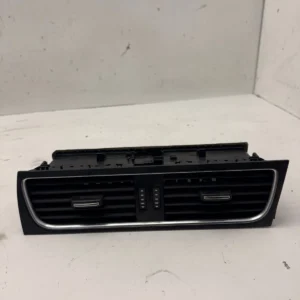 Original Audi A4 B8 A5 8T Luftausströmer Luftdüse Ausströmer mitte 8T2820951B
