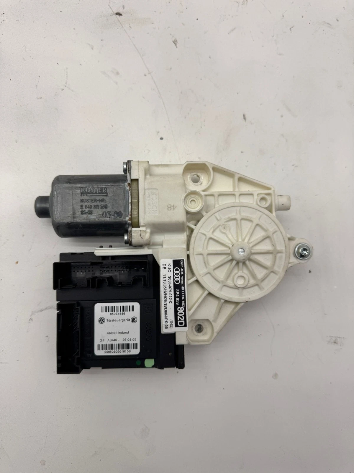Original Audi A3 8P Sportback Fensterhebermotor hinten rechts 8P4959802D
