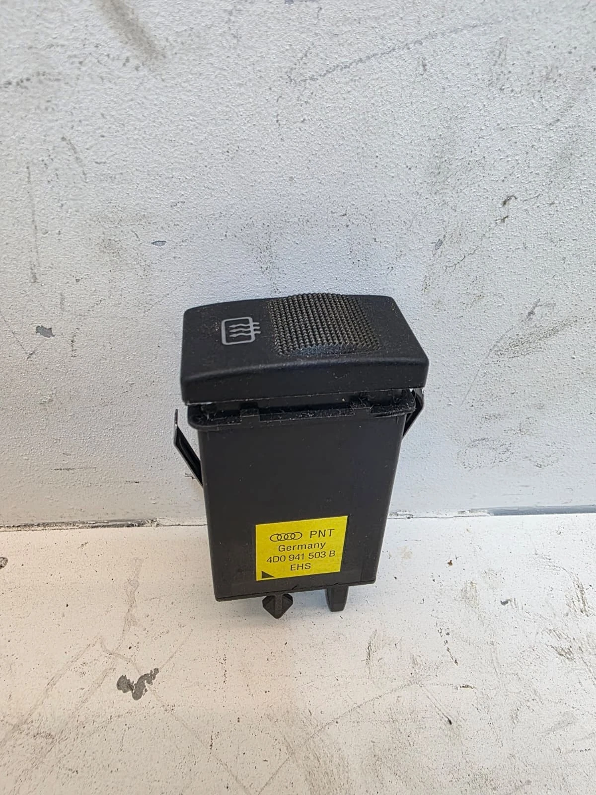 Original Audi A4 B5 Heckscheibenheizung Heizung Schalter Knopf 4D0941503B