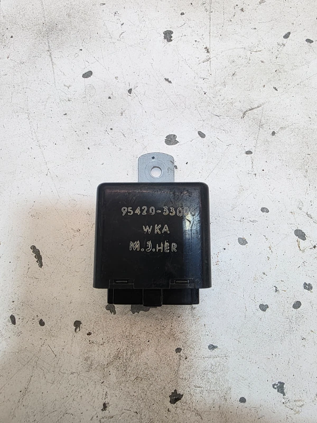 Original Hyundai Accent Heckscheibenwischer Relais Steuergerät 9542033000