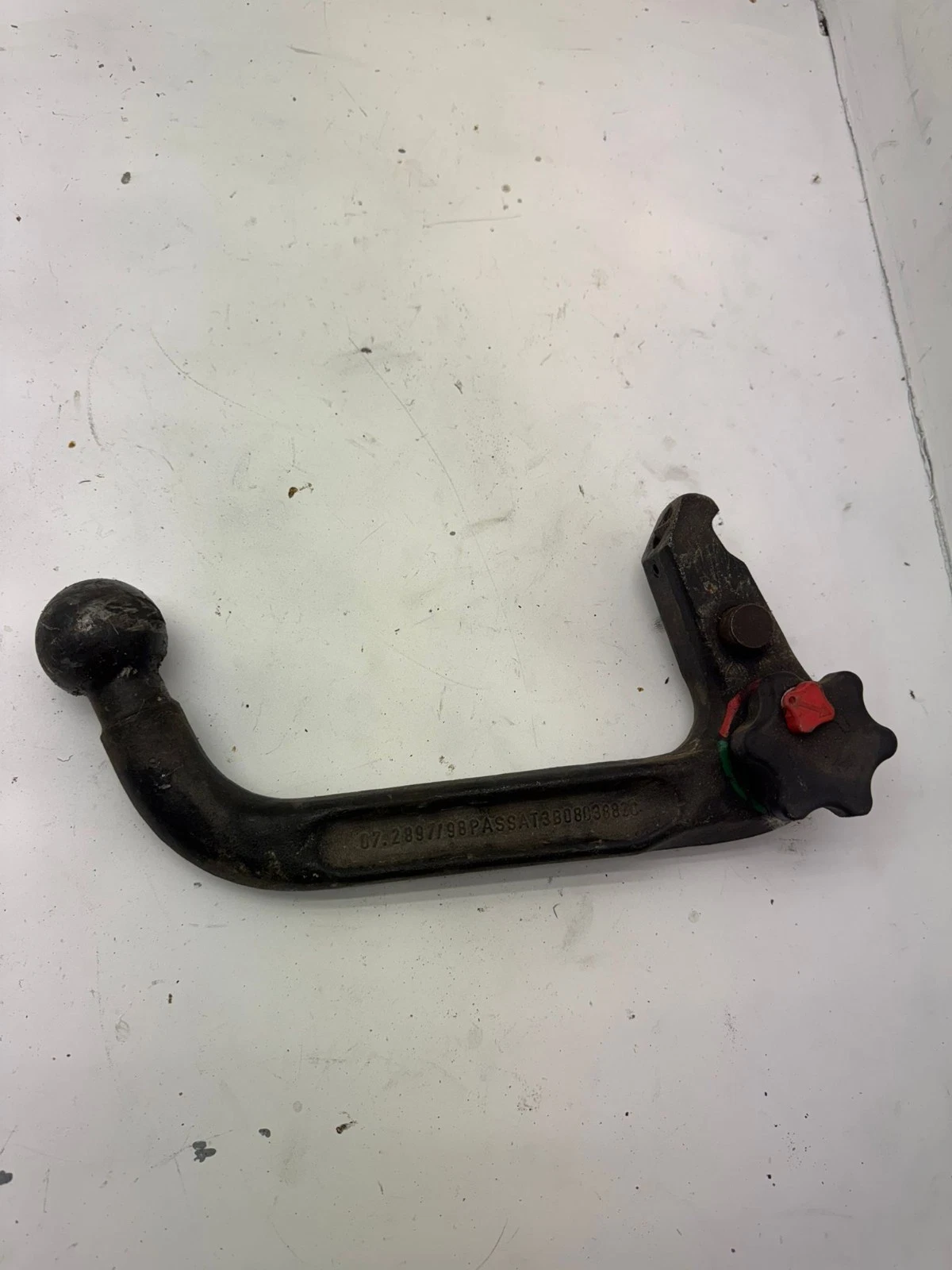 Original VW Passat 3B 3BG abnehmbare Anhängerkupplung mit Schlüssel 3B0803882G
