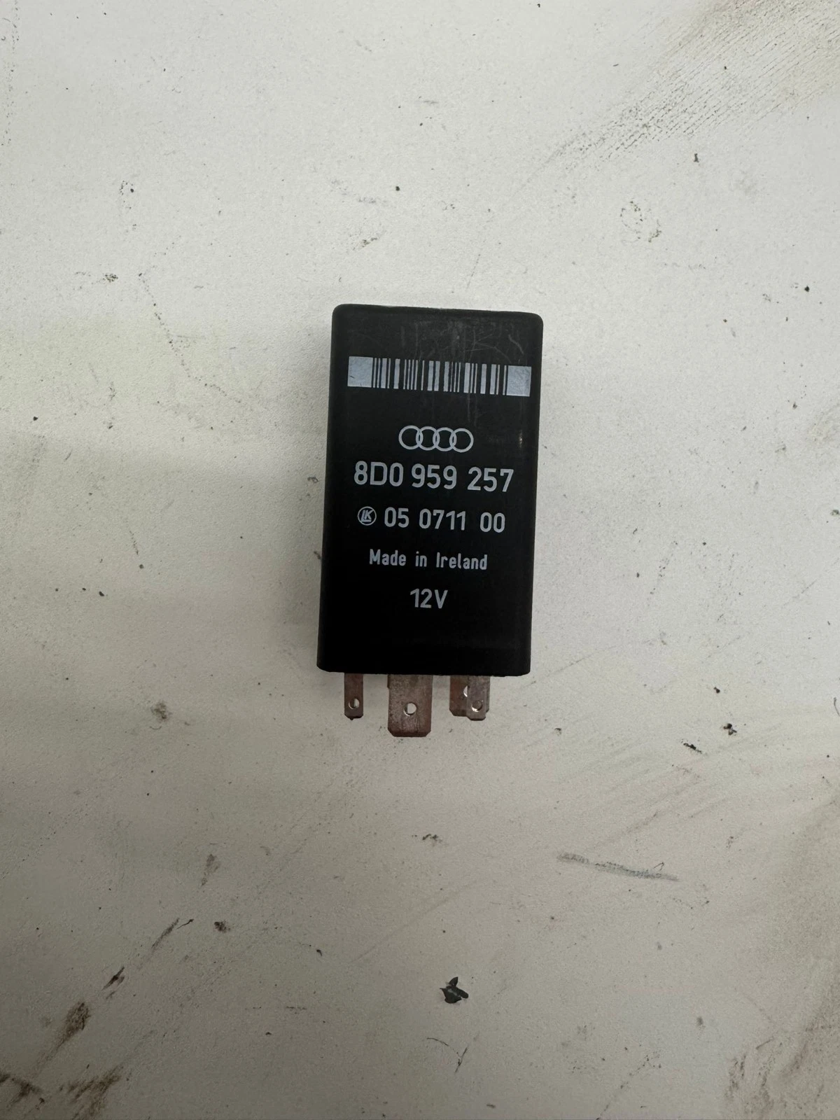 Original Audi 80/90/A4 B5 Steuereinheit Fensterheber Relais 8D0959257