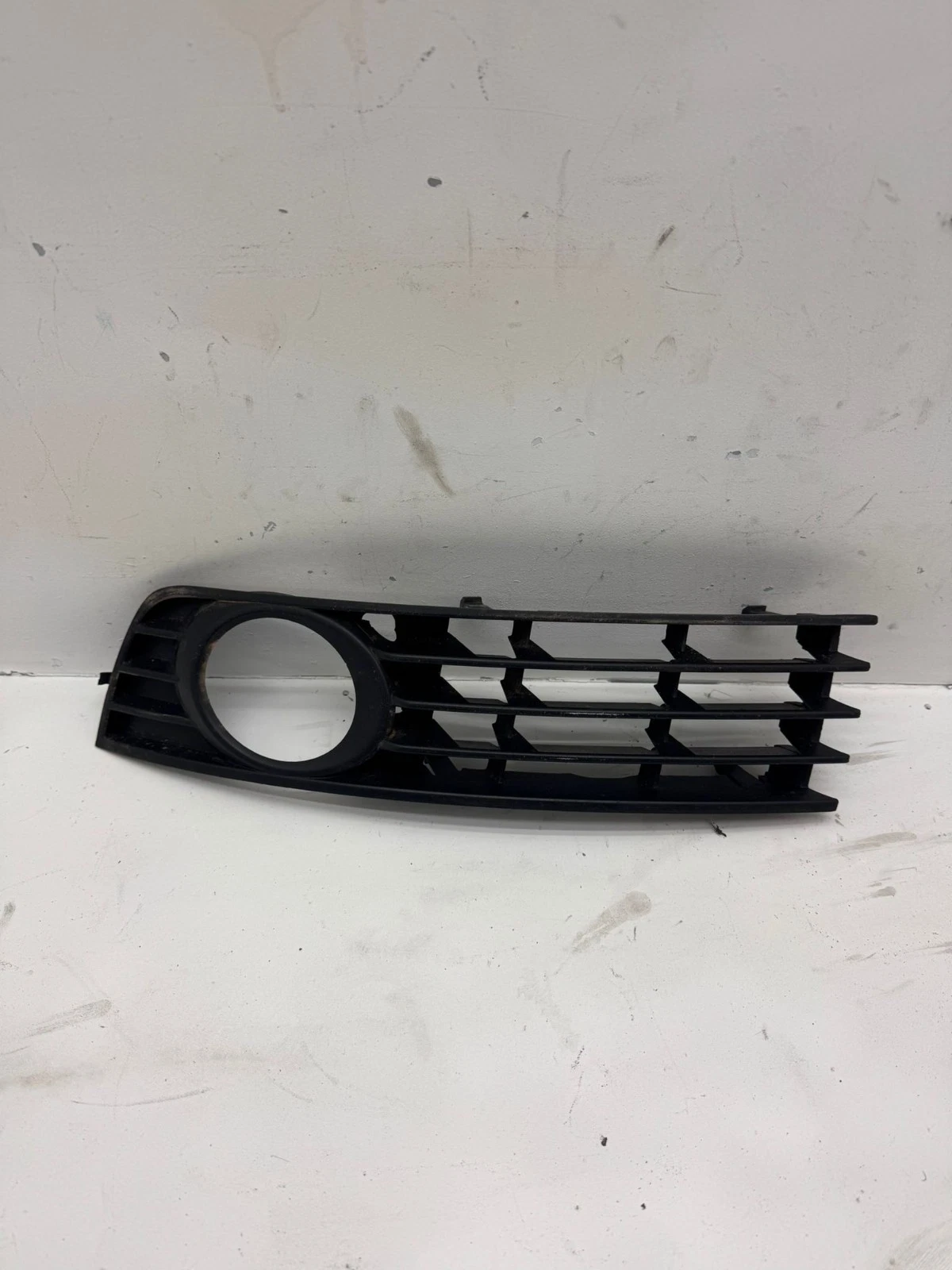 Original Audi A4 B6 8E Gitterblende Lüftungsgitter vorne rechts 8E0807682A
